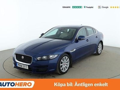 Begagnad Jaguar XE 179 HK (131 kW) 2016 Blå Sedan