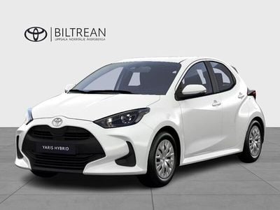 Silver Begagnad 2024 Toyota Yaris Hybrid Life Halvkombi | 254 900 kr