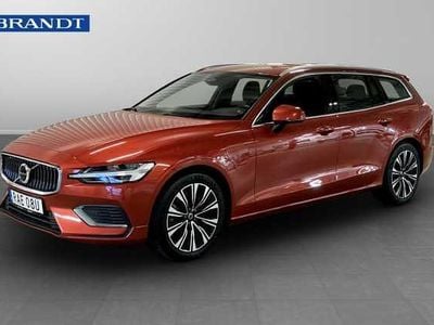 Röd Begagnad 2023 Volvo V60 Core Kombi | 369 900 kr (Superpris)