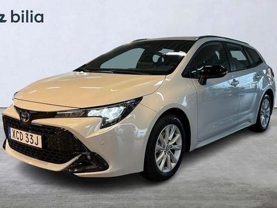 Grå Begagnad 2025 Toyota Corolla Active Kombi | 314 900 kr (Marknadspris)