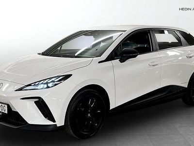 Begagnad MG MG4 EV 125 kW (170 HK) 2022 Vit (white) Halvkombi