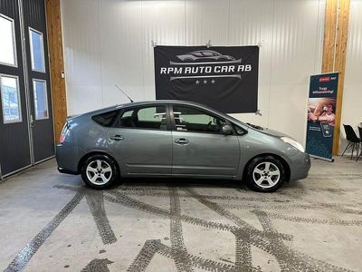 Begagnad Toyota Prius 112 HK (82 kW) 2005 Grön Halvkombi