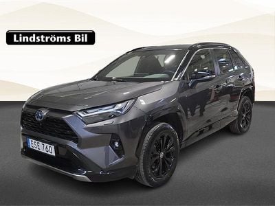 Grå Begagnad 2022 Toyota RAV4 Hybrid Style SUV | 409 900 kr (Marknadspris)