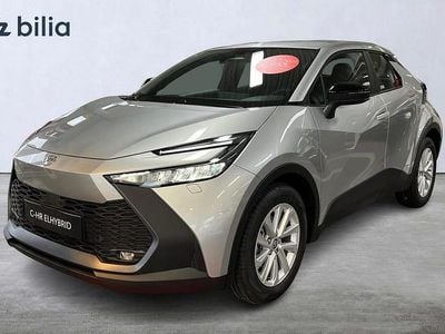 Ny 2025 Toyota C-HR Active SUV | 317 500 kr (Marknadspris)