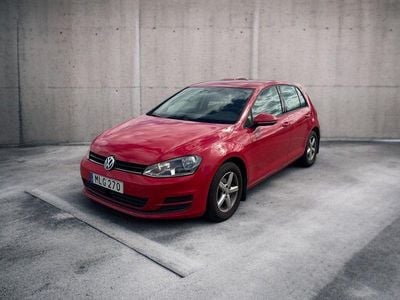 Begagnad VW Golf VII 105 HK (77 kW) 2014 Röd Halvkombi
