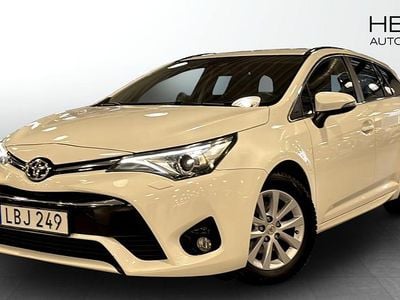 Vit Begagnad 2018 Toyota Avensis Kombi | 180 000 kr
