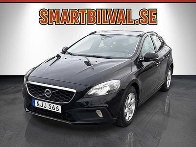 Svart Begagnad 2014 Volvo V40 CC Momentum Kombi | 144 900 kr (Marknadspris)