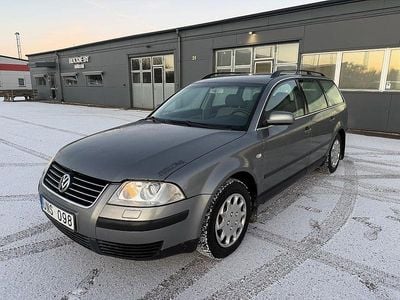 Grå Begagnad 2003 VW Passat Trendline Kombi | 19 900 kr