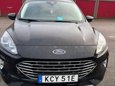 Begagnad 2023 Ford Kuga SUV | 210 000 kr