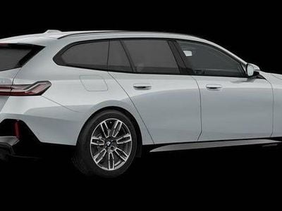 Ny BMW 530 M Sport 299 HK (219 kW) 2025 Sophisto grey brilliant effect Kombi