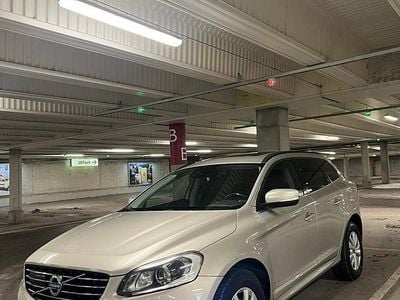 Begagnad Volvo XC60 190 HK (139 kW) 2017 Ljusbeige SUV