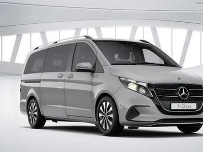 Grå Begagnad 2024 Mercedes V220 Style Minibuss | 543 696 kr