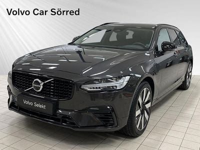 Grå Begagnad 2024 Volvo V90 Plus Kombi | 484 900 kr (Marknadspris)