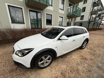 Begagnad Opel Insignia Country Tourer 170 HK (125 kW) 2017 Vit Kombi