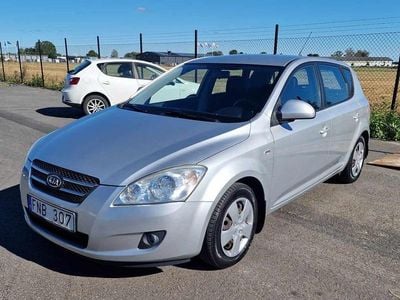 Begagnad Kia Ceed 109 HK (80 kW) 2007 Halvkombi