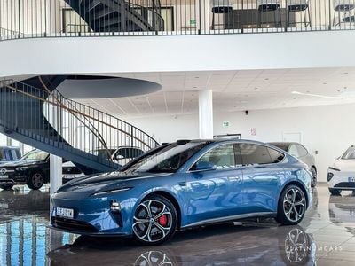 Mörkblå Begagnad 2023 Nio ET5 Sedan | 439 000 kr