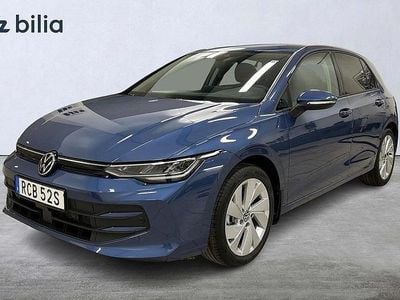 Blå Ny 2025 VW Golf VIII Edition Halvkombi | 279 800 kr (Marknadspris)