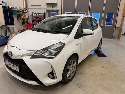 Vit Begagnad 2019 Toyota Yaris Hybrid Active | 130 000 kr