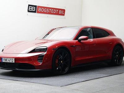 Röd Begagnad 2022 Porsche Taycan Sport Turismo Kombi | 889 000 kr (Dyr)