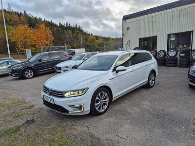 Vit Begagnad 2017 VW Passat GTE Kombi | 169 000 kr (Lite dyr)
