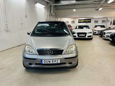 Grå Begagnad 1999 Mercedes A140 Halvkombi | 14 900 kr (Lite dyr)