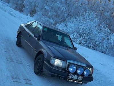 Begagnad 1993 Mercedes 200 | 17 500 kr