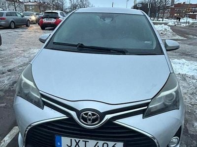 Begagnad Toyota Yaris Multidrive S 99 HK (72 kW) 2015 Halvkombi