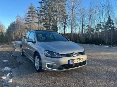 Begagnad VW Golf VII GTE 204 HK (150 kW) 2016