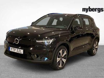 Svart Begagnad 2022 Volvo XC40 Core SUV | 329 000 kr