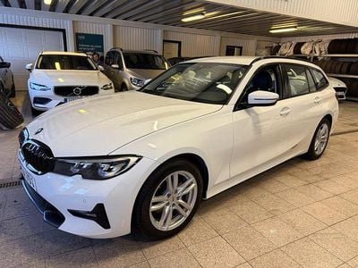 Vit Begagnad 2019 BMW 320 Sport Line Kombi | 259 900 kr (Bra pris)