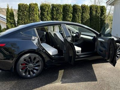 begagnad Tesla Model 3 Performance med nytt batteri