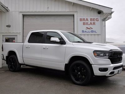 begagnad Dodge Ram Crew Cab 4x4 Hemi Laramie Night 360° Moms Pan