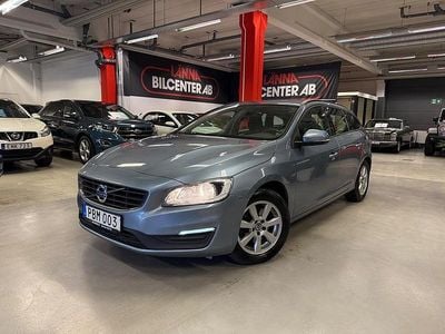 Ljusblå metallic Begagnad 2016 Volvo V60 Kombi | 179 000 kr (Marknadspris)