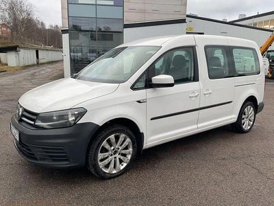 Vit Begagnad 2017 VW Caddy Maxi Life Life Minibuss | 89 999 kr (Superpris)