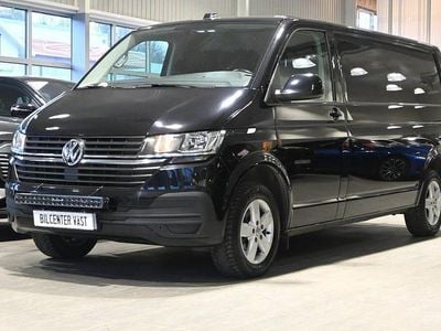 Deep black pärleffekt Begagnad 2023 VW T6.1 Comfortline Van | 399 000 kr