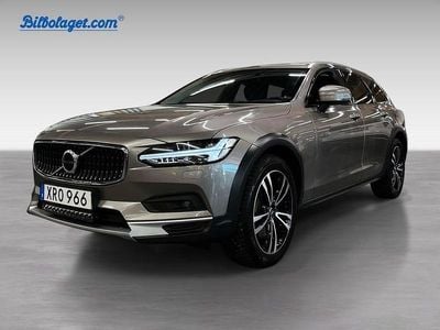 Grå Begagnad 2022 Volvo V90 CC Kombi | 319 000 kr (Marknadspris)