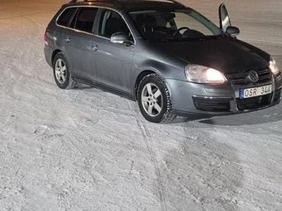 Begagnad VW Golf VI 105 HK (77 kW) 2008 Halvkombi