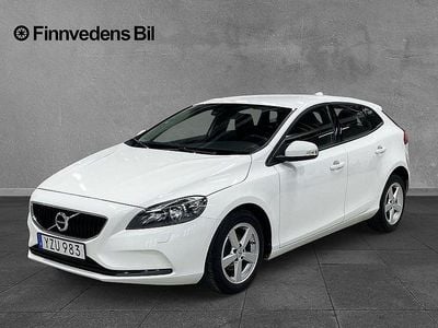 Vit Begagnad 2017 Volvo V40 Business Edition Halvkombi | 114 000 kr (Marknadspris)