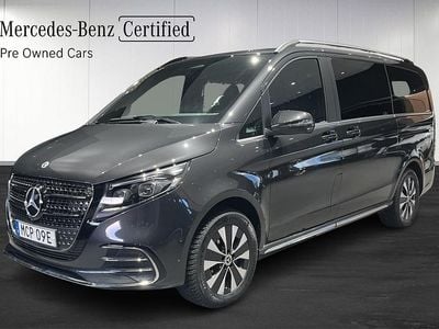Grå Begagnad 2025 Mercedes V300 Minibuss | 939 900 kr (Dyr)