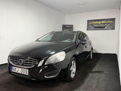 Svart Begagnad 2012 Volvo V60 Momentum Kombi | 74 900 kr