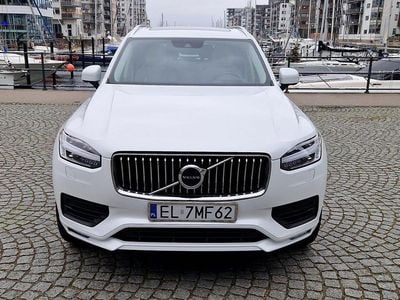 Begagnad Volvo XC90 Momentum 310 HK (228 kW) 2021 Vit pärla SUV