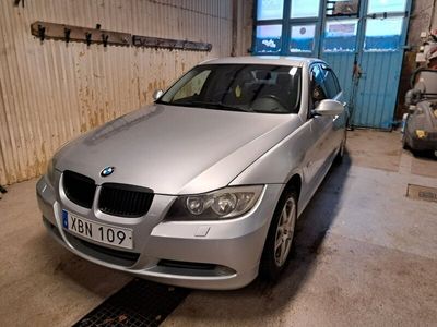 begagnad BMW 320 i Sedan Advantage, Comfort Euro 4, Ny besiktad