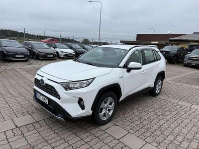 Vit Begagnad 2021 Toyota RAV4 Hybrid SUV | 269 900 kr (Marknadspris)
