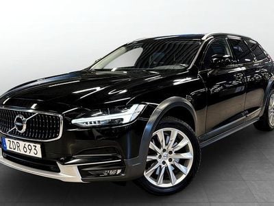 Svart Begagnad 2018 Volvo V90 CC Inscription Kombi | 259 000 kr (Marknadspris)