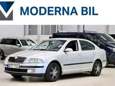 begagnad Skoda Octavia 1.6 FSI NYBESIKTIGAD + NYSERVAD M+K-VÄRMARE