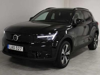 Svart Begagnad 2023 Volvo XC40 Core SUV | 324 000 kr (Marknadspris)