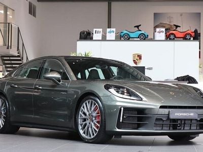 Porsche Panamera 4S