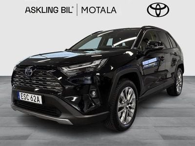 Svart Begagnad 2024 Toyota RAV4 Hybrid Executive SUV | 479 000 kr (Marknadspris)