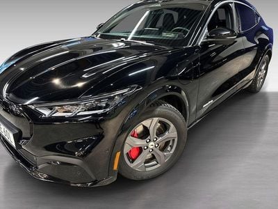 Svart Begagnad 2022 Ford Mustang Mach-E Standard Range SUV | 364 800 kr (Marknadspris)