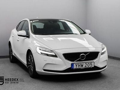 White solid ice white Begagnad 2016 Volvo V40 Business Edition Halvkombi | 129 800 kr (Marknadspris)